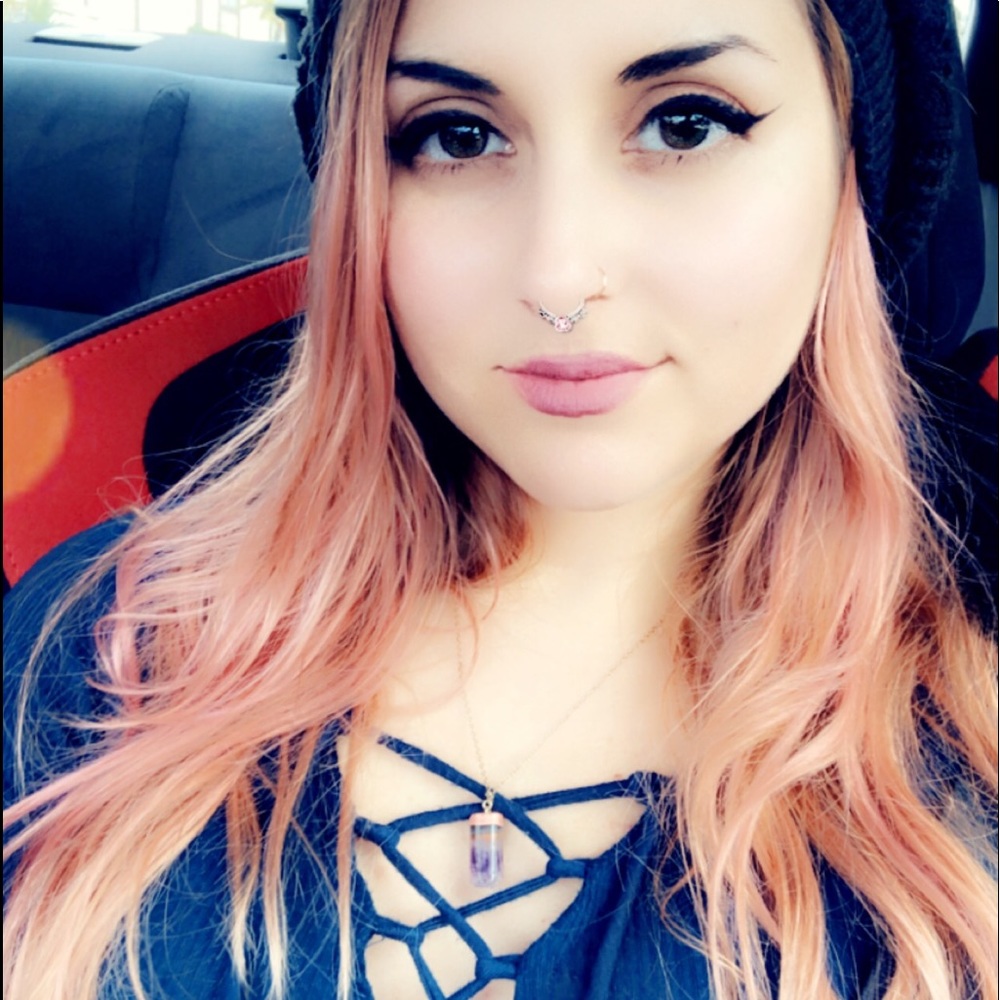 Meet your Posher, Rebeca